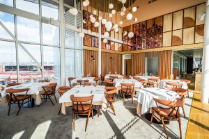 Restaurant at 6 tables
