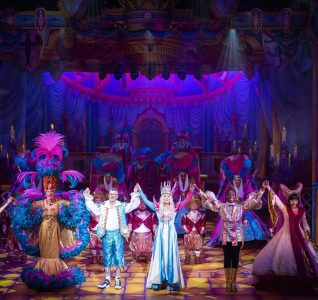 Joe Pasquale on the stage at Snow White pantomime
