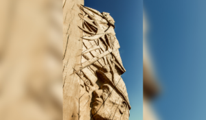 The new arrow sculpture which has been unveiled by Nottinghamshire Wildlife Trust