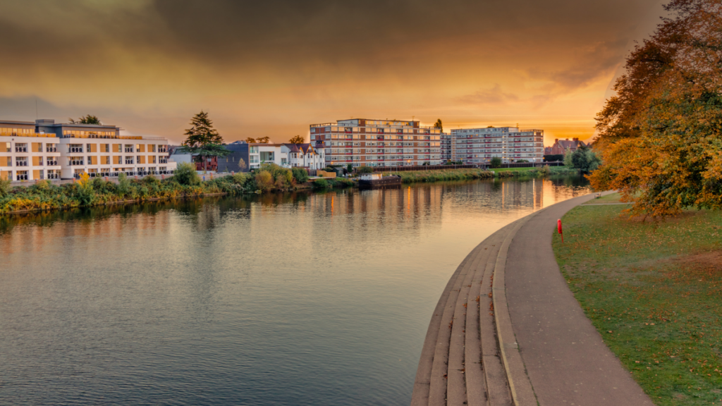 Nottingham's victoria embankment in the evening.