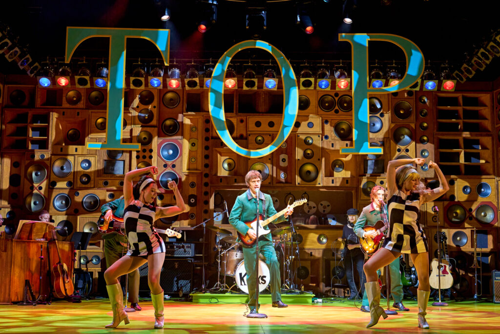 SUNNY AFTERNOON UK Tour. Danny Horn and Company. Photo Manuel Harlan (2)